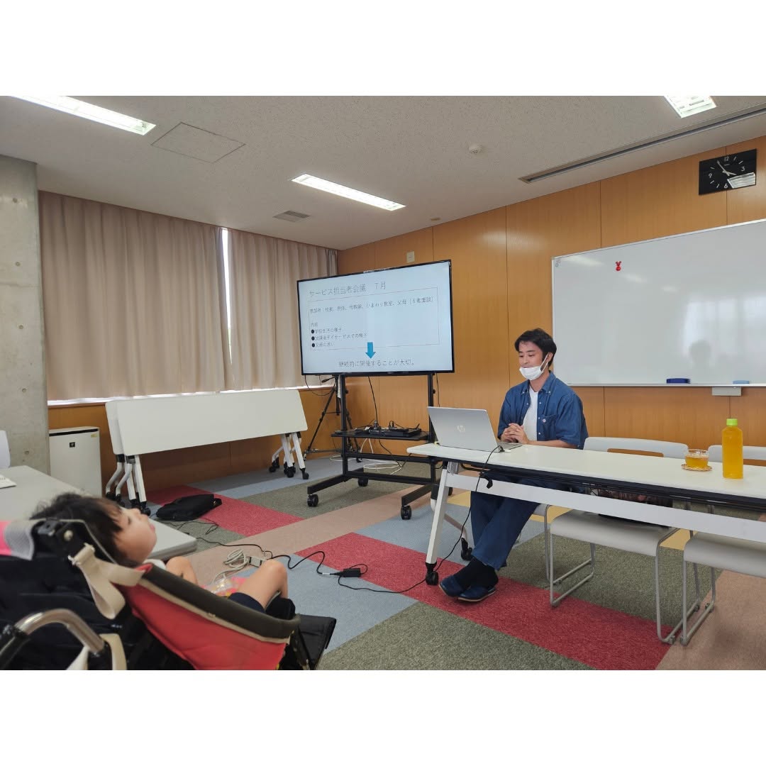 勉強、テーブル、テキストの画像のようです